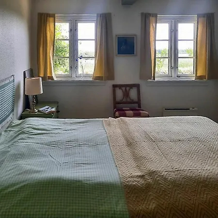 Timber-framed Idyll With Views Of The Fields בית נופש