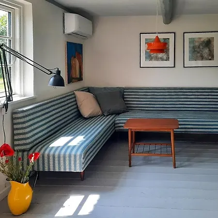 Feriehus Timber-framed Idyll With Views Of The Fields *